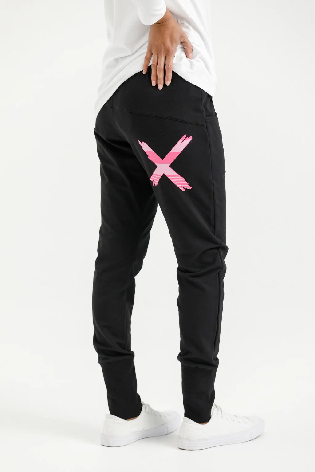 Homelee Apartment Pants Winter - Black with Irregular Pink Stripe X