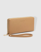 Load image into Gallery viewer, Louenhide Jessica Wallet - Camel