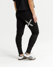 Load image into Gallery viewer, Homelee Apartment Pants - Winter - Black with Graphite Daisy X
