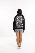 Load image into Gallery viewer, Homelee Sienna Sweater - Bouquet
